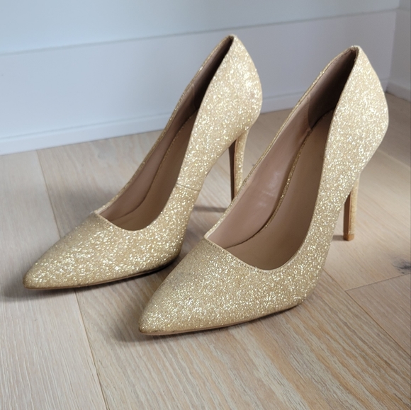 CHARLOTTE RUSSE | Gold Heels - Picture 7 of 8